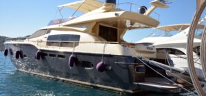 Motoryacht Charter